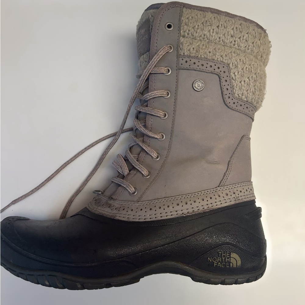 The North Face Women's Gray and Black Winter Boots